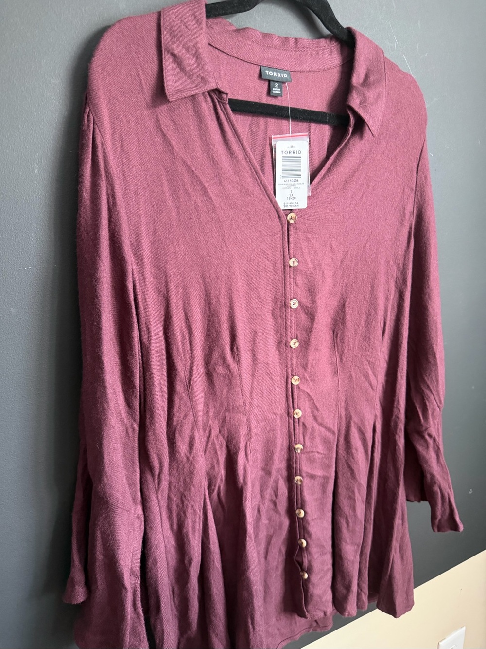 Torrid Burgundy Button-Front Blouse. NWT. 2X - Picture 3 of 6